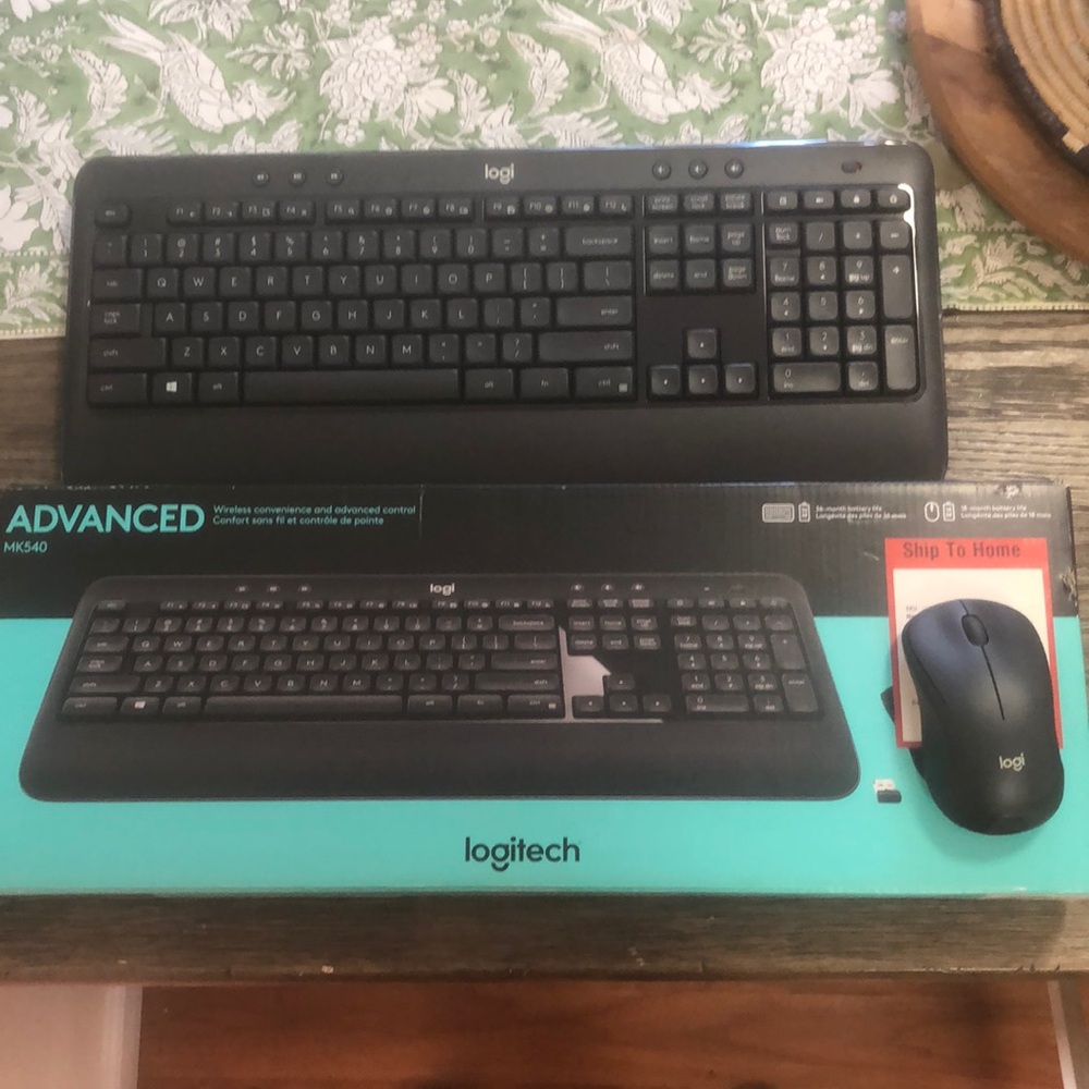 Wireless Keyboard and wireless mouse